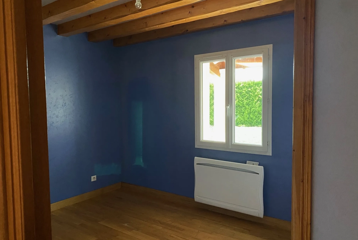 Maison contemporaine avec 4 chambres à vendre à Aubeterre sur Dronne 