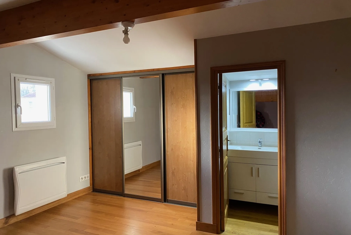 Maison contemporaine avec 4 chambres à vendre à Aubeterre sur Dronne 