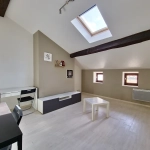Appartement 3 pièces à vendre à Aurillac au dernier étage, proche des commerces