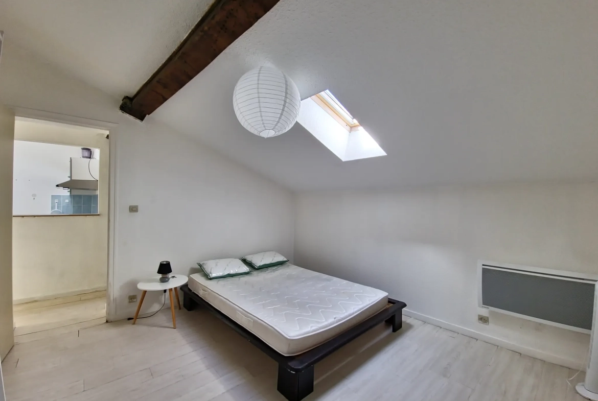 Appartement 3 pièces à vendre à Aurillac au dernier étage, proche des commerces 