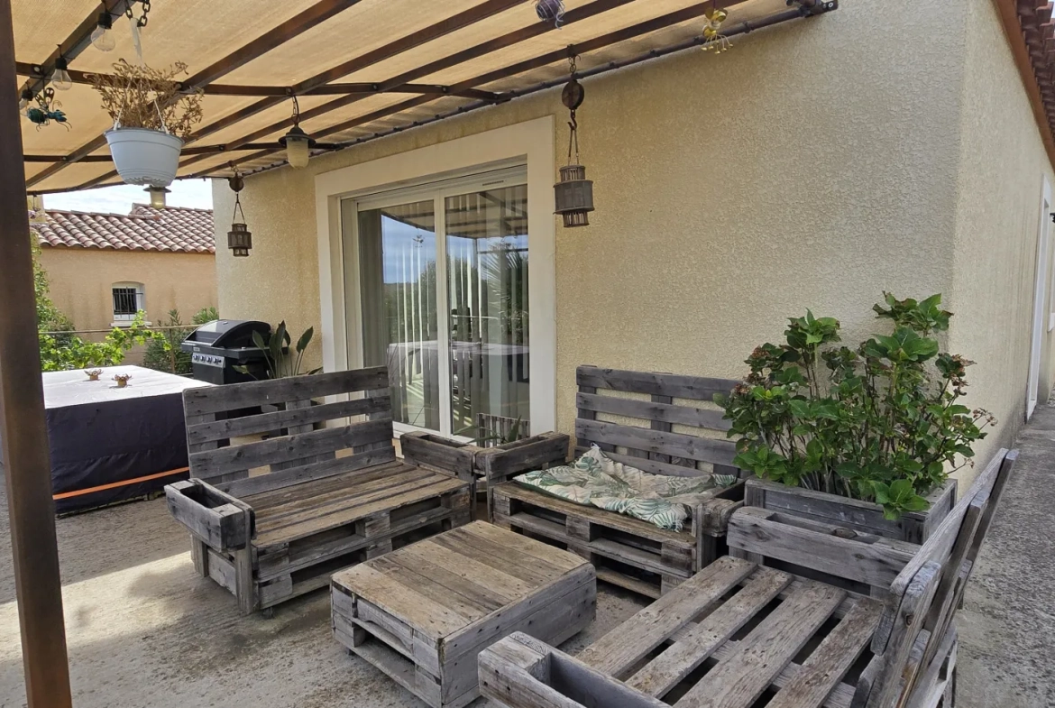 Villa 4 faces lumineuse à Opoul, 99 m² sur terrain arboré 