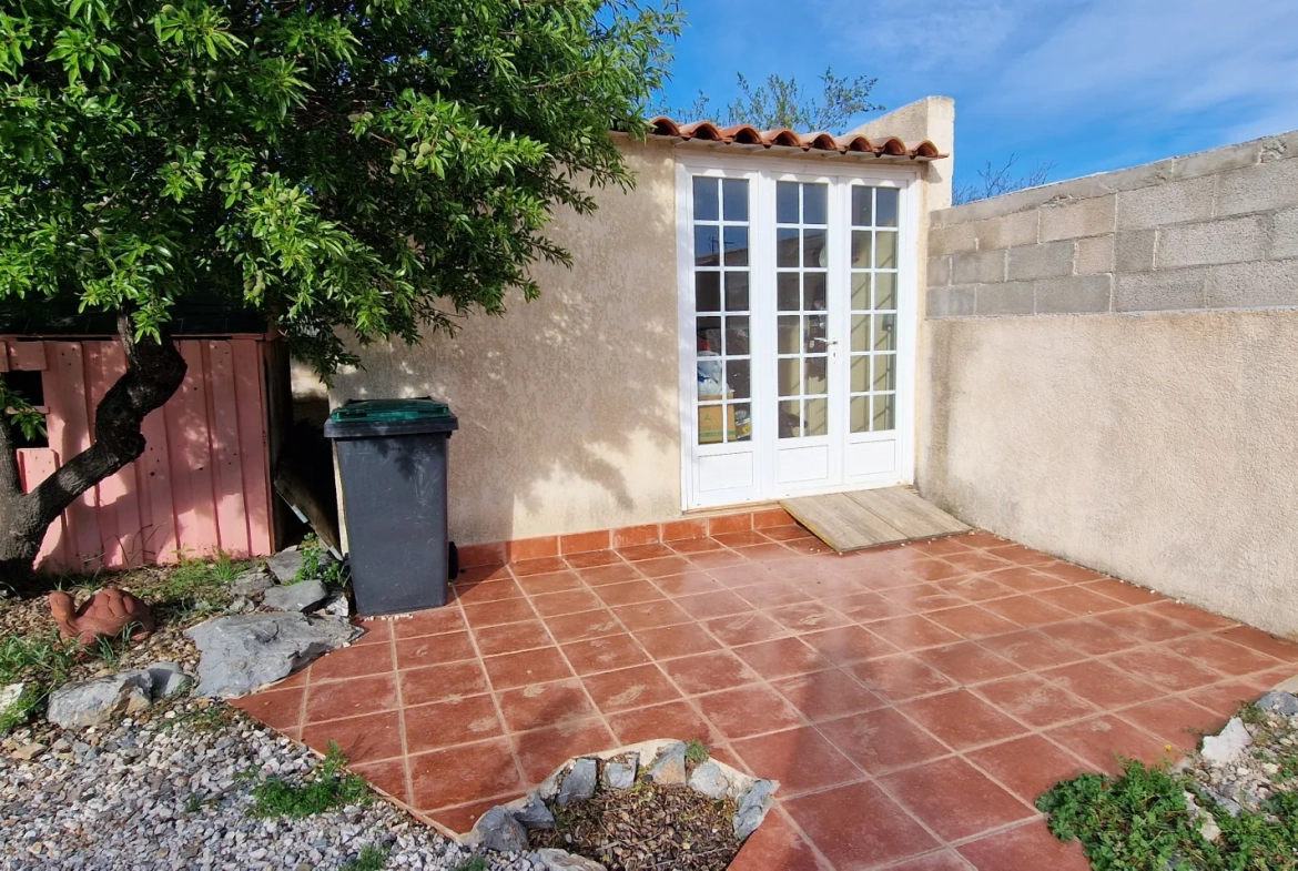 Villa 4 faces lumineuse à Opoul, 99 m² sur terrain arboré 