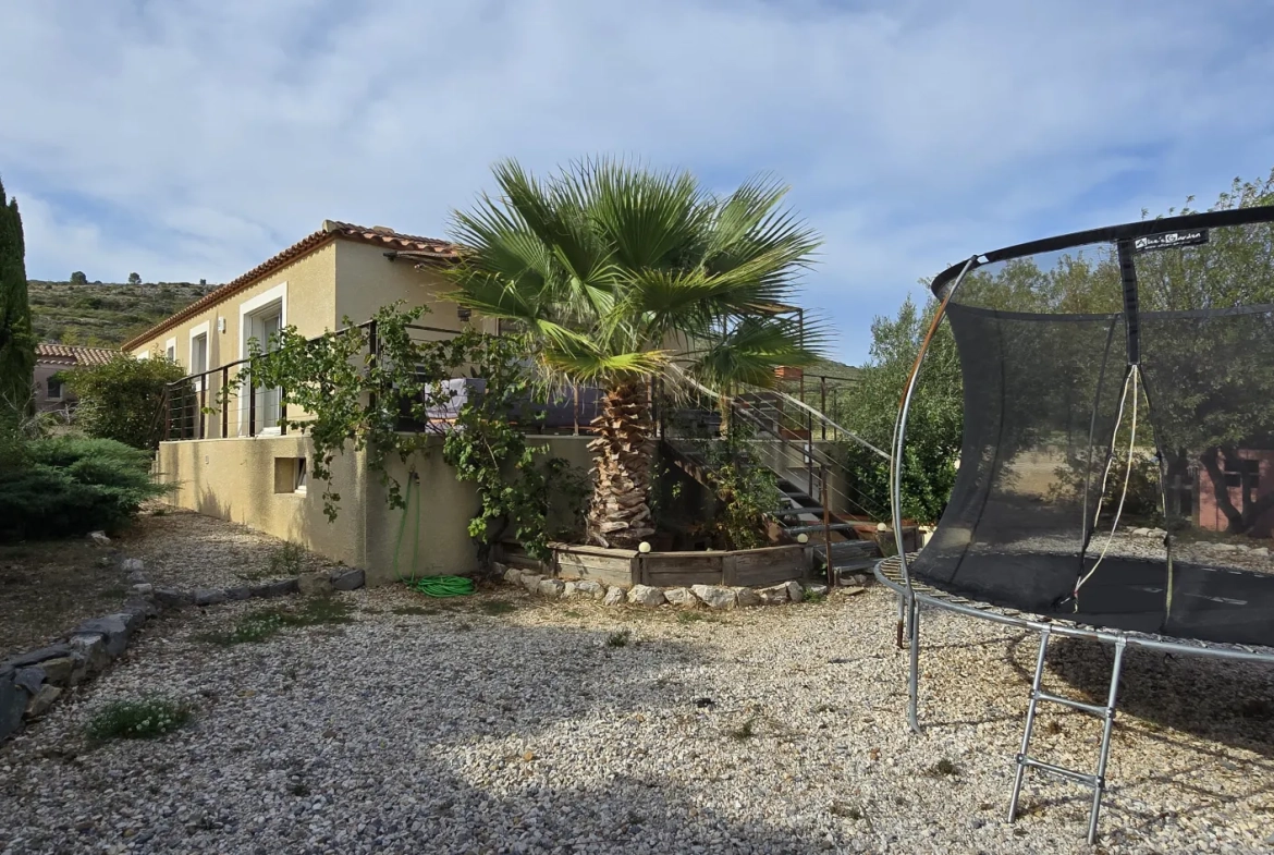 Villa 4 faces lumineuse à Opoul, 99 m² sur terrain arboré 
