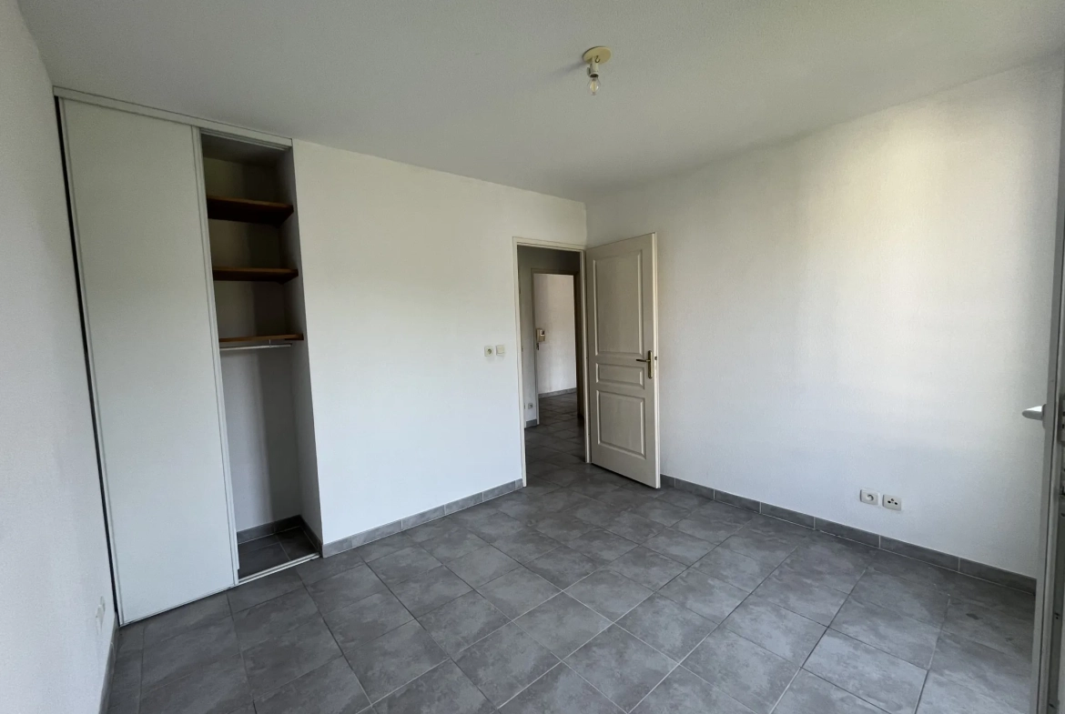 A vendre T3 avec terrasse de 10 m² et parking à La Seyne-sur-Mer 