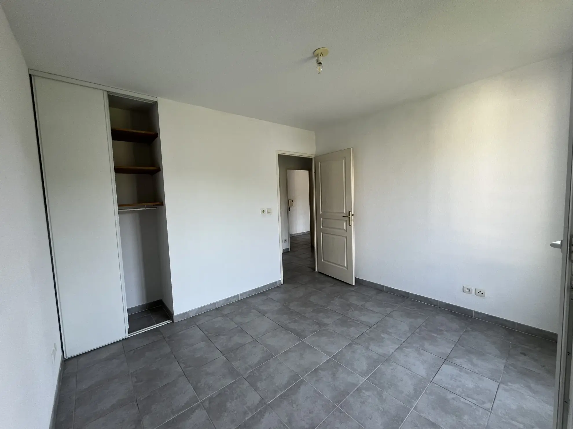 A vendre T3 avec terrasse de 10 m² et parking à La Seyne-sur-Mer 