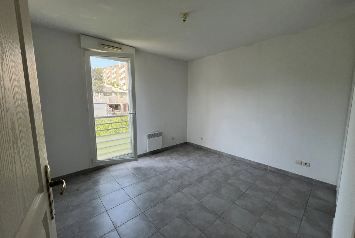 A vendre T3 avec terrasse de 10 m² et parking à La Seyne-sur-Mer 