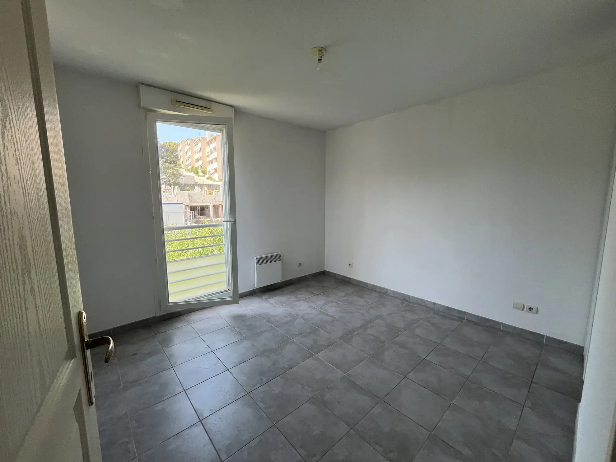 A vendre T3 avec terrasse de 10 m² et parking à La Seyne-sur-Mer 