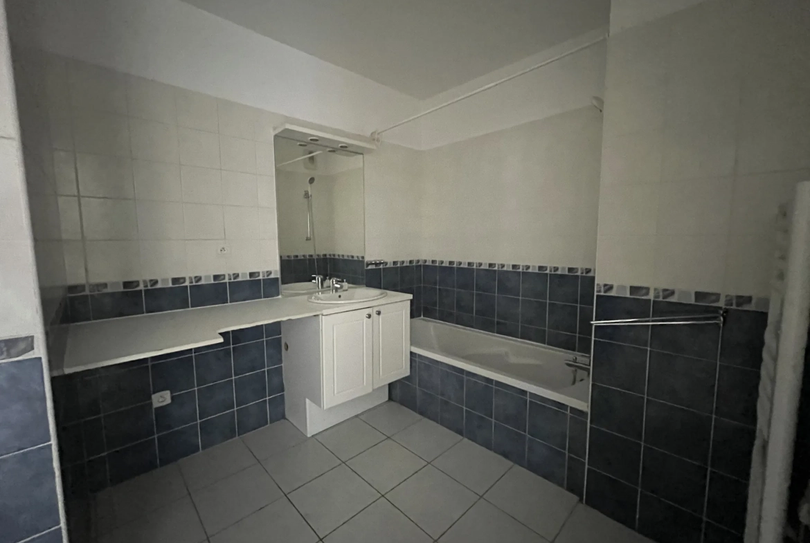A vendre T3 avec terrasse de 10 m² et parking à La Seyne-sur-Mer 