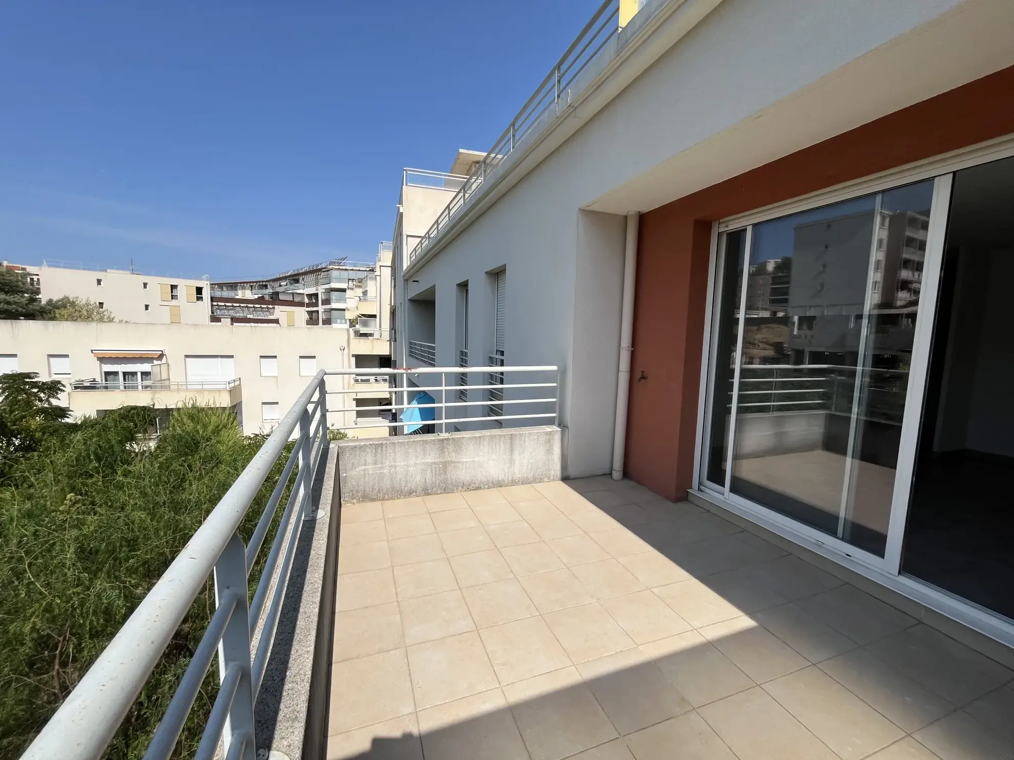 A vendre T3 avec terrasse de 10 m² et parking à La Seyne-sur-Mer 