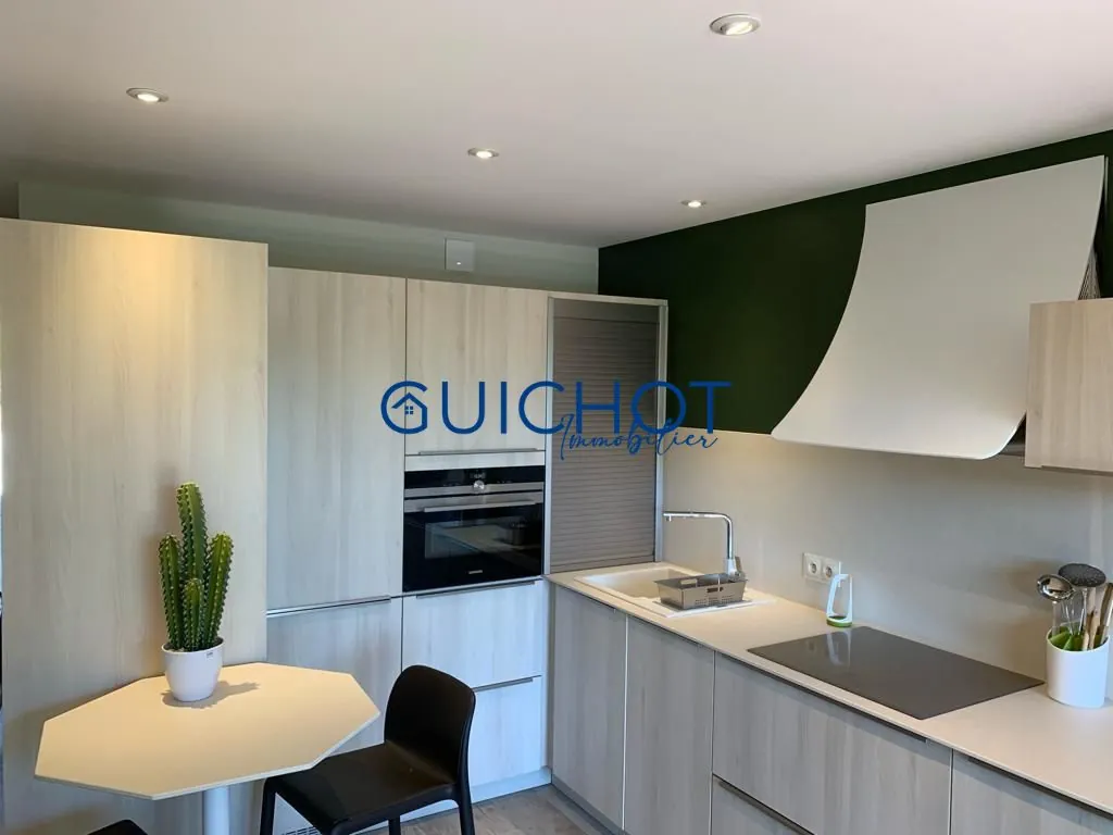 Appartement T1 en rez de jardin avec terrasse à Saint Clair, Le Lavandou 