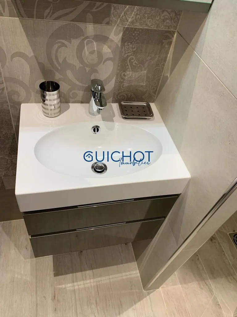 Appartement T1 en rez de jardin avec terrasse à Saint Clair, Le Lavandou 