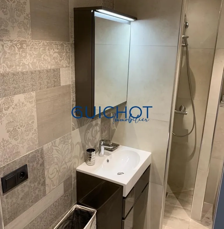 Appartement T1 en rez de jardin avec terrasse à Saint Clair, Le Lavandou 