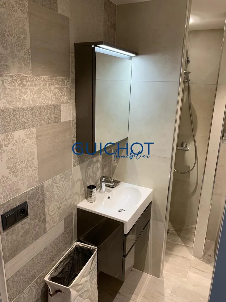 Appartement T1 en rez de jardin avec terrasse à Saint Clair, Le Lavandou 