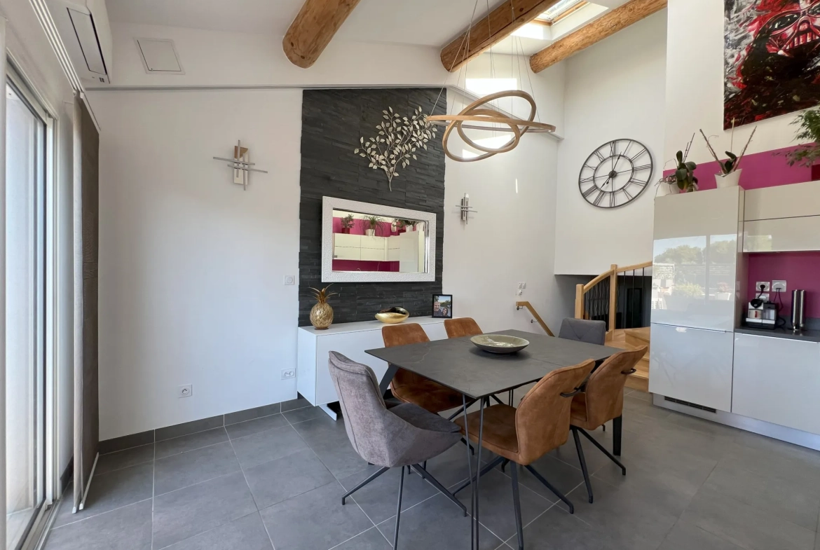 Appartement T3 duplex avec terrasse et stationnements au Cres 