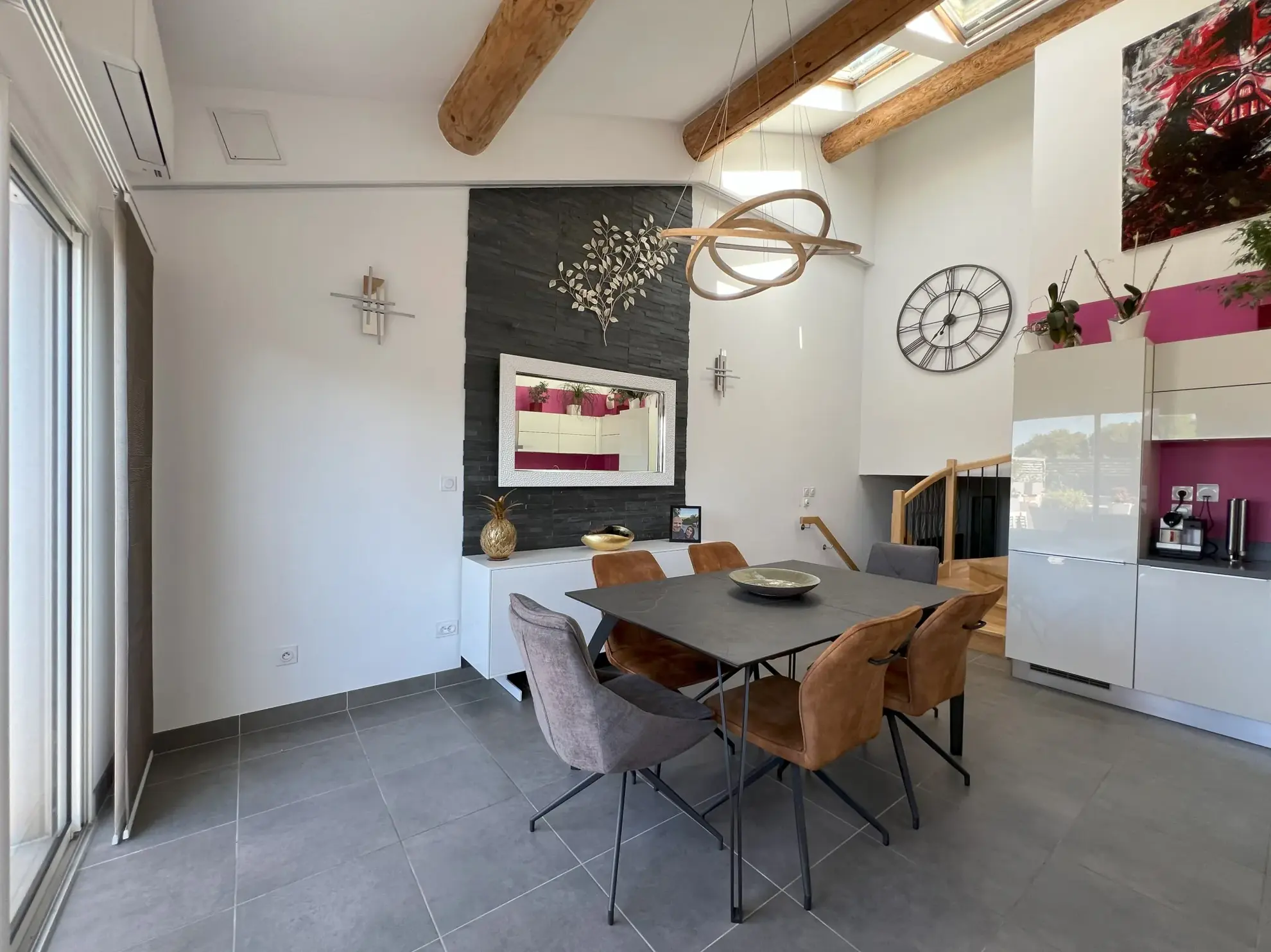 Appartement T3 duplex avec terrasse et stationnements au Cres 