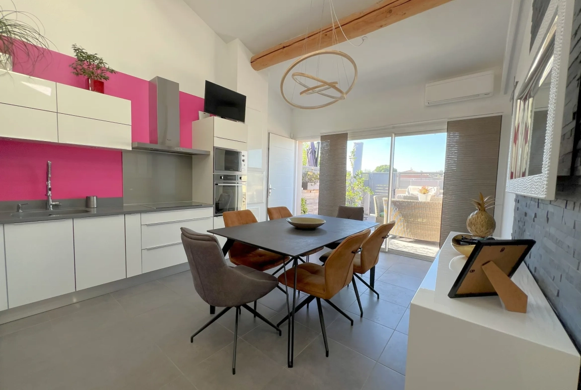 Appartement T3 duplex avec terrasse et stationnements au Cres 