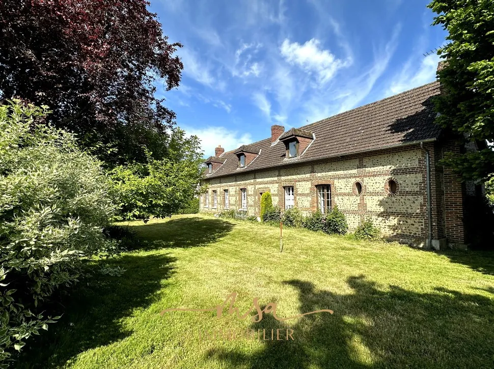 Maison charmante avec grand jardin à vendre à Mesnil-Raoul 