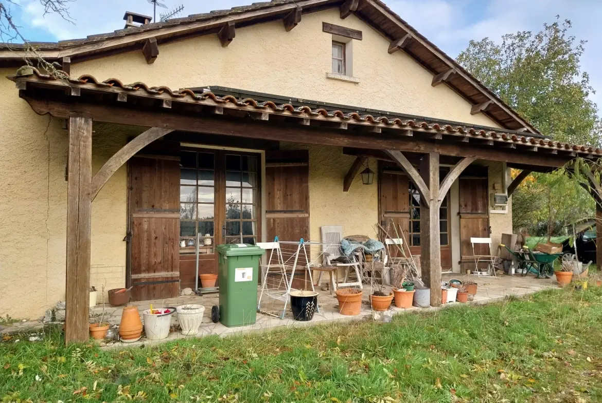 Magnifique ensemble immobilier avec maison et terrain de 2 hectares près de la forêt de la Double 