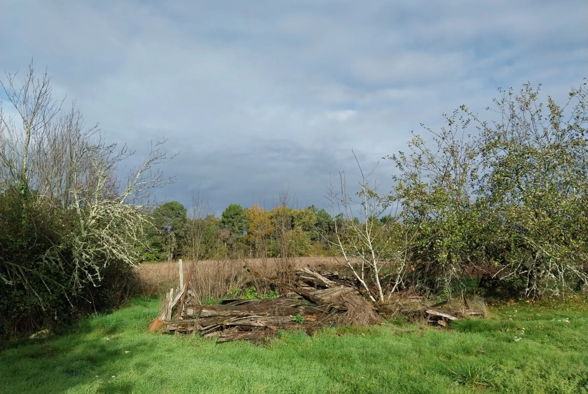 Magnifique ensemble immobilier avec maison et terrain de 2 hectares près de la forêt de la Double 