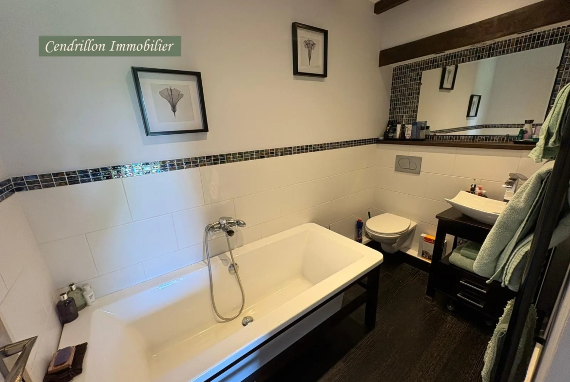 Charmante maison de campagne 130m² avec piscine, granges et grand jardin à Masbaraud Merignat 