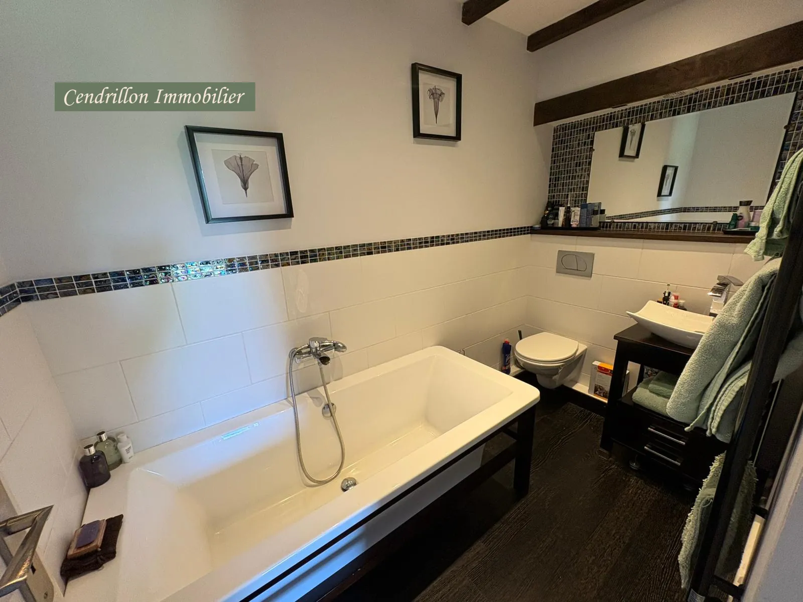 Charmante maison de campagne 130m² avec piscine, granges et grand jardin à Masbaraud Merignat 