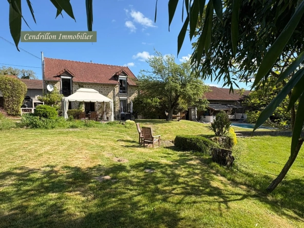Charmante maison de campagne 130m² avec piscine, granges et grand jardin à Masbaraud Merignat