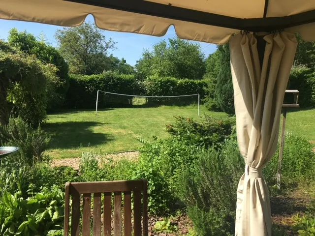 Charmante maison de campagne 130m² avec piscine, granges et grand jardin à Masbaraud Merignat 