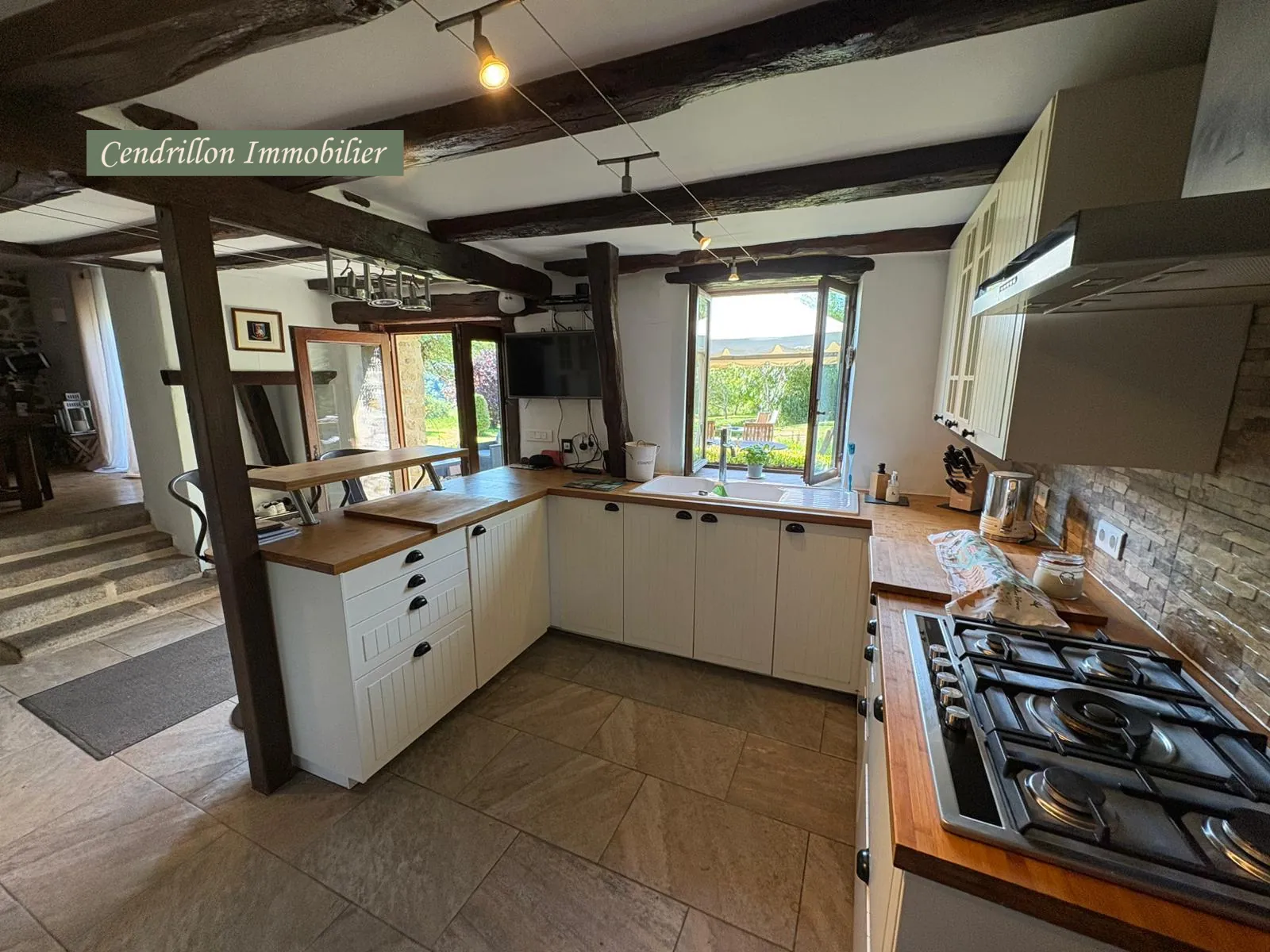 Charmante maison de campagne 130m² avec piscine, granges et grand jardin à Masbaraud Merignat 