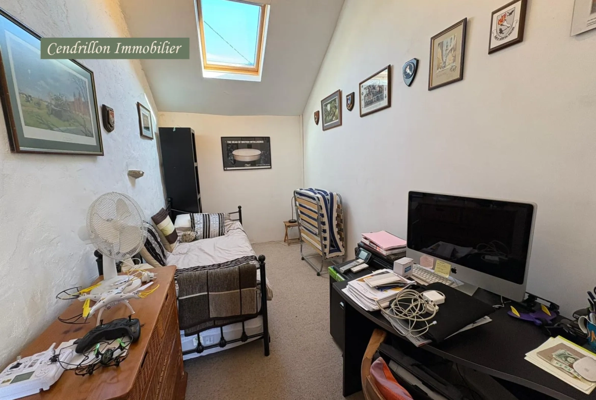 Charmante maison de campagne 130m² avec piscine, granges et grand jardin à Masbaraud Merignat 