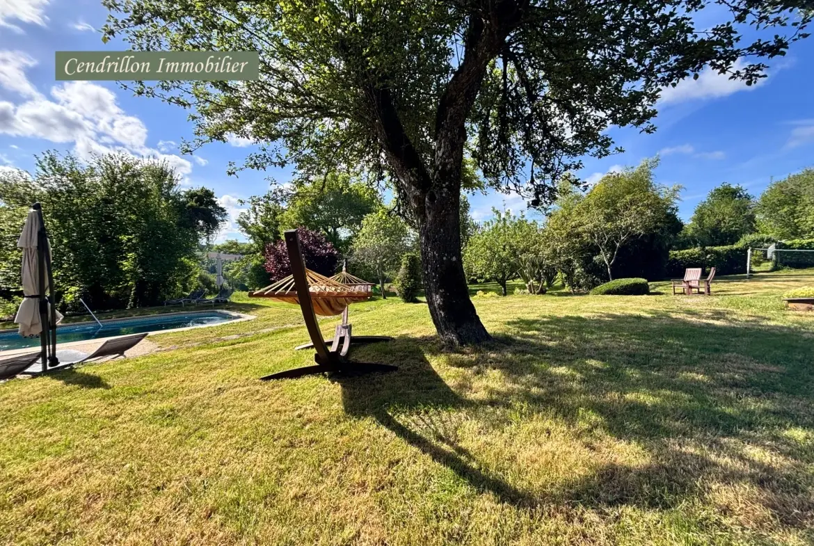 Charmante maison de campagne 130m² avec piscine, granges et grand jardin à Masbaraud Merignat 