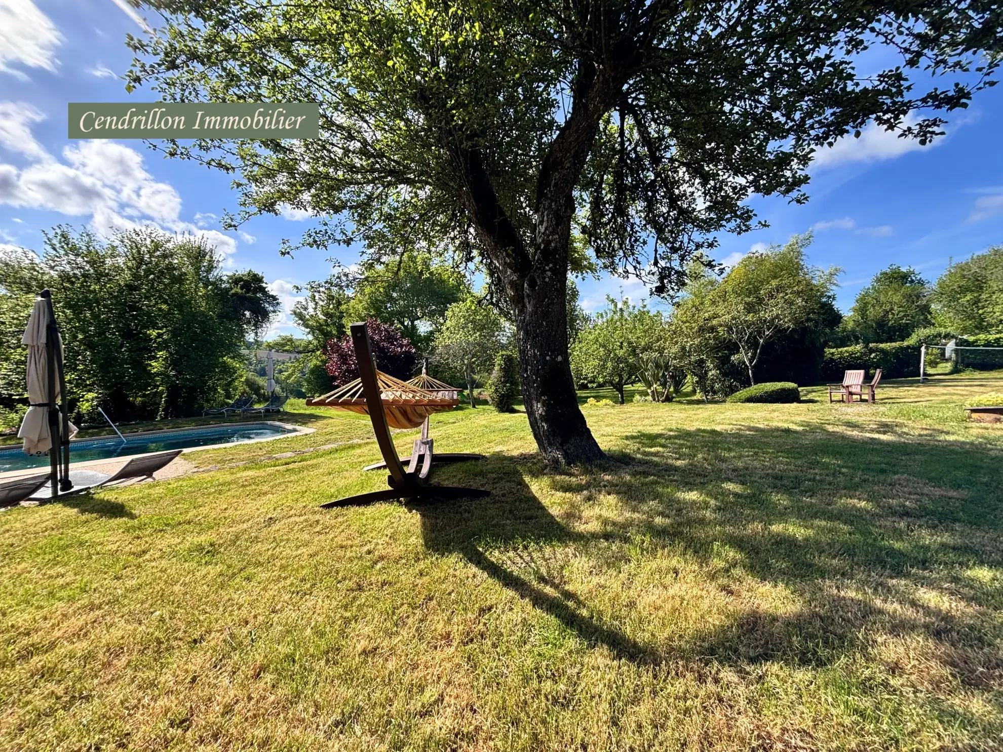 Charmante maison de campagne 130m² avec piscine, granges et grand jardin à Masbaraud Merignat 