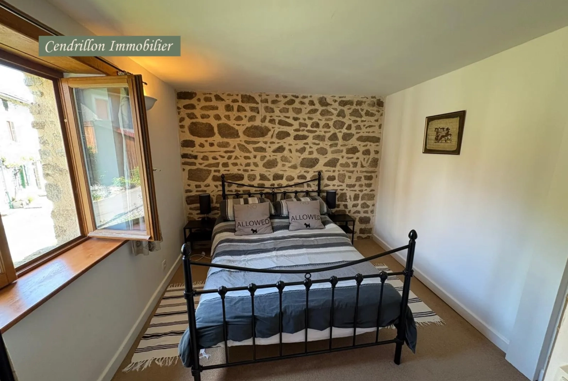 Charmante maison de campagne 130m² avec piscine, granges et grand jardin à Masbaraud Merignat 