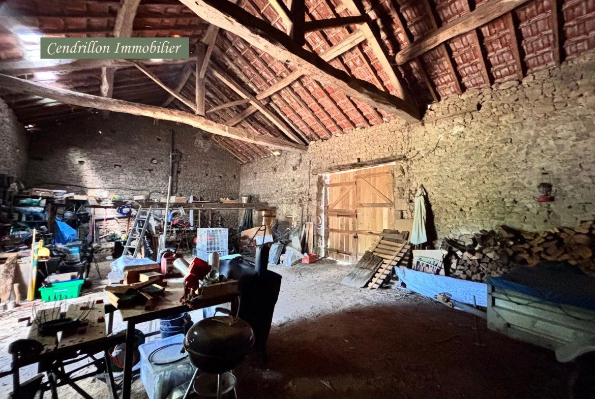 Charmante maison de campagne 130m² avec piscine, granges et grand jardin à Masbaraud Merignat 