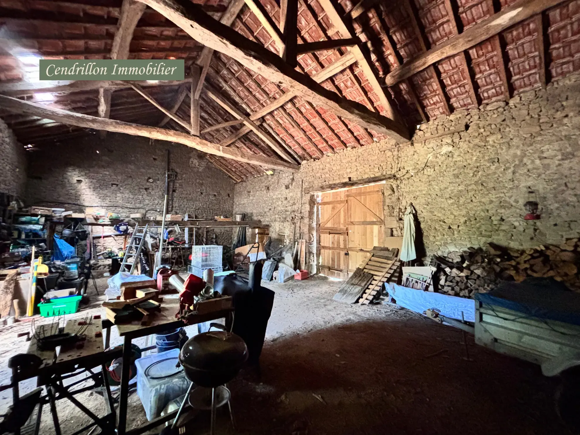Charmante maison de campagne 130m² avec piscine, granges et grand jardin à Masbaraud Merignat 
