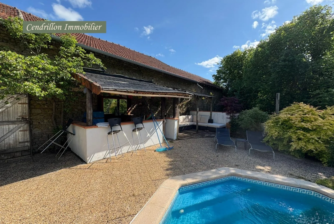 Charmante maison de campagne 130m² avec piscine, granges et grand jardin à Masbaraud Merignat 