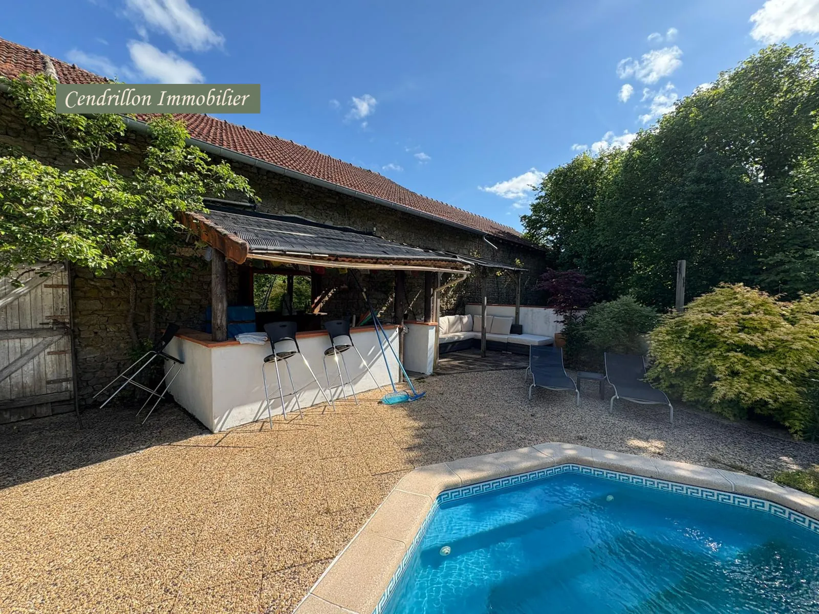 Charmante maison de campagne 130m² avec piscine, granges et grand jardin à Masbaraud Merignat 