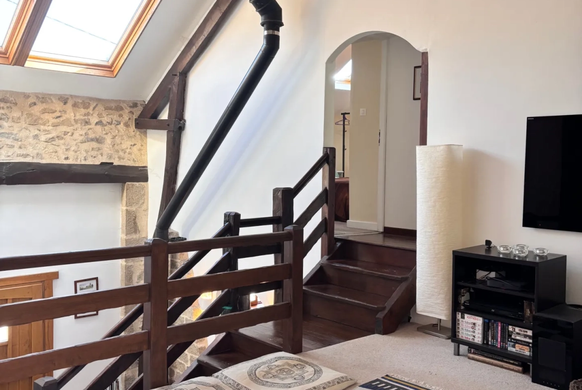 Charmante maison de campagne 130m² avec piscine, granges et grand jardin à Masbaraud Merignat 