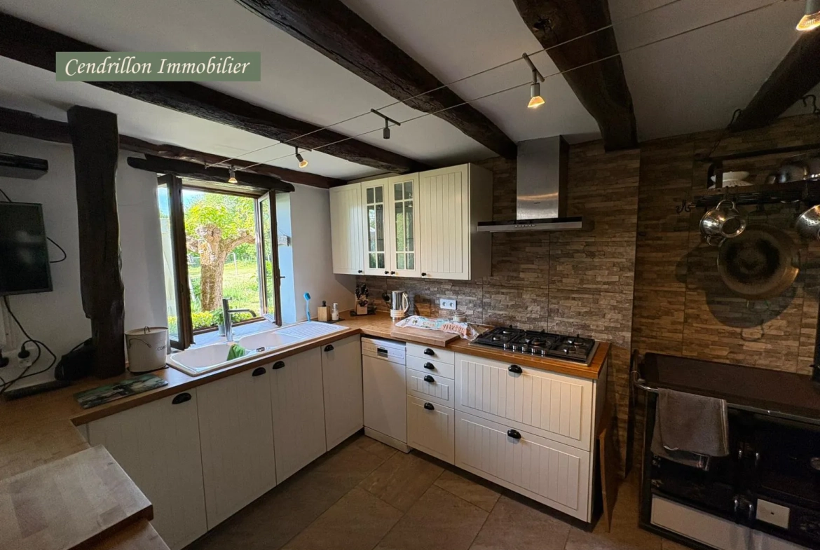 Charmante maison de campagne 130m² avec piscine, granges et grand jardin à Masbaraud Merignat 