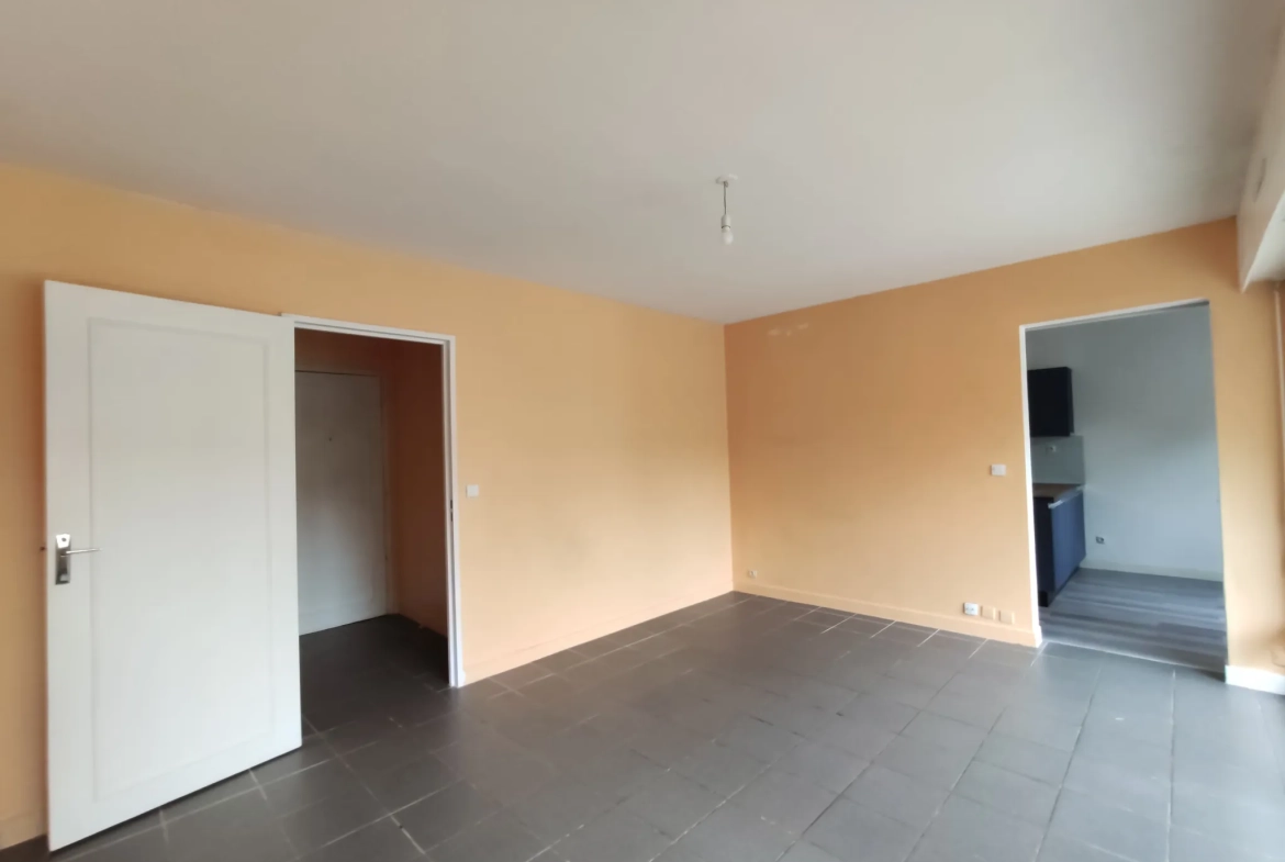 A vendre appartement F2 avec terrasse à Vitry-sur-Seine proche tram T7 