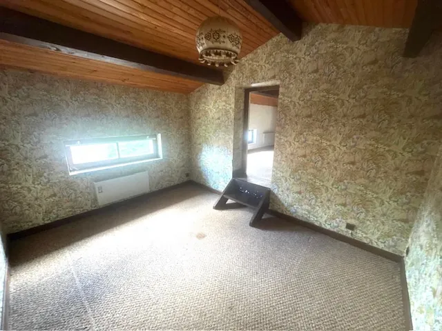 Villa de 160 m² à Monistrol-sur-Loire avec vaste potentiel et terrain arboré 