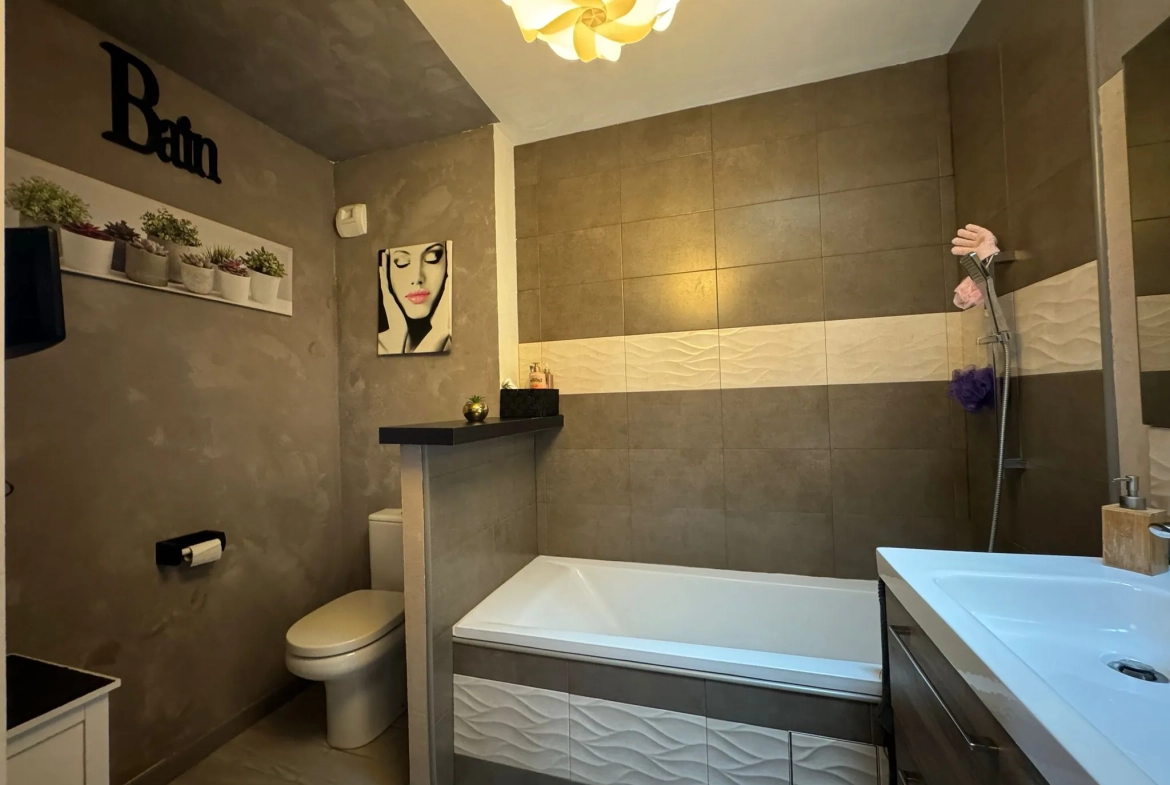 Villa moderne de 120 m² avec piscine à Pollestres, proche Perpignan 