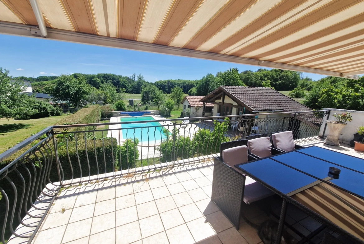 Maison à vendre à Favars avec piscine et terrasse – Rénovée, 115 m² 