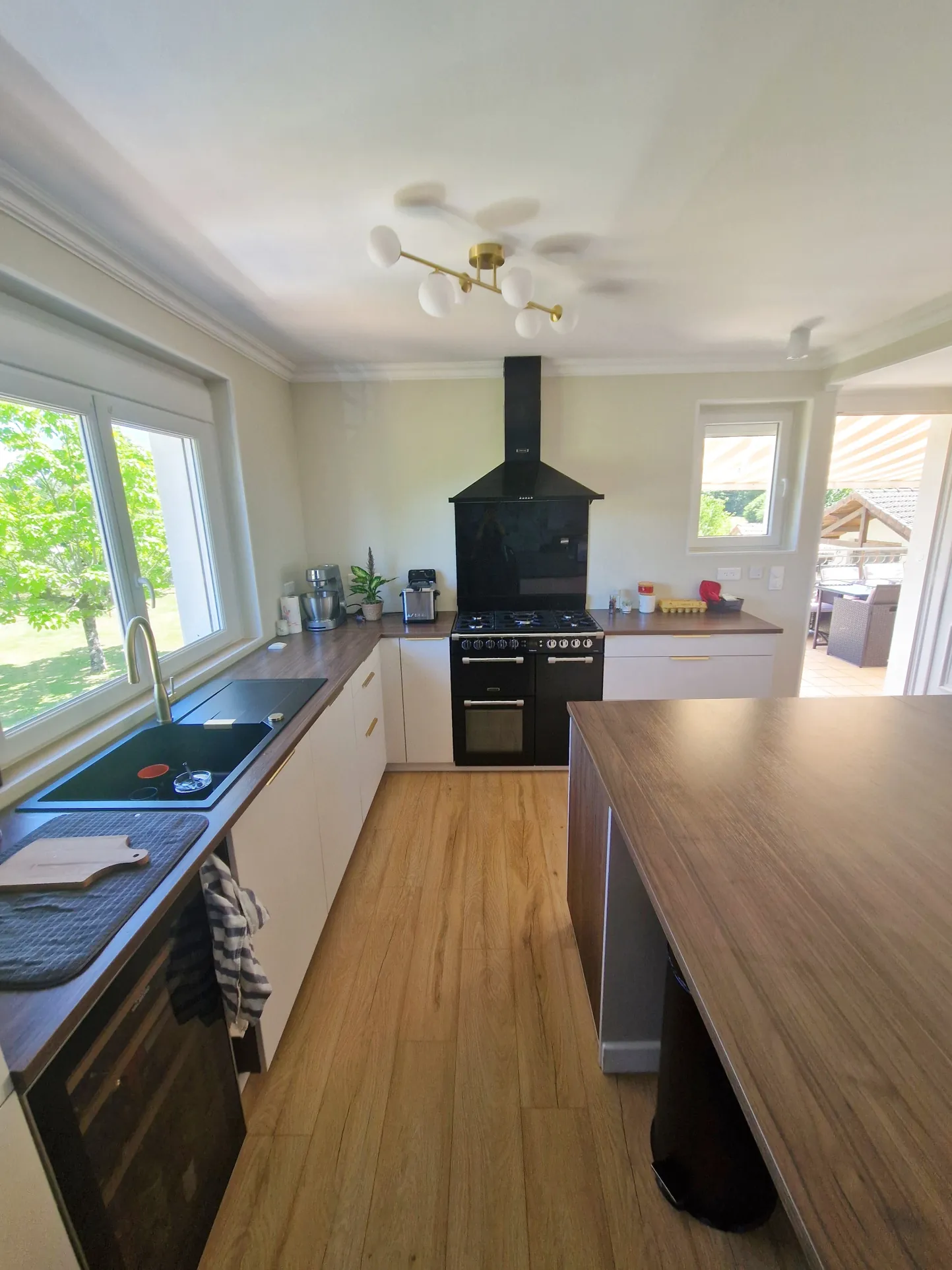 Maison à vendre à Favars avec piscine et terrasse – Rénovée, 115 m² 