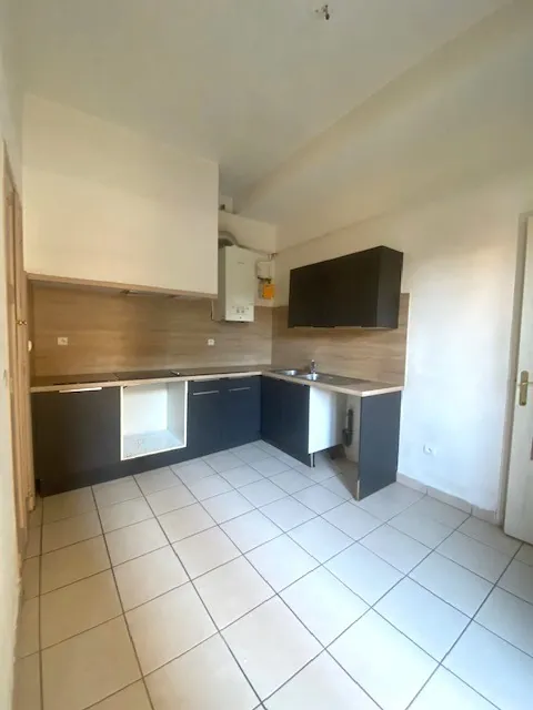Appartement T4 lumineux avec balcon à vendre à Perpignan 