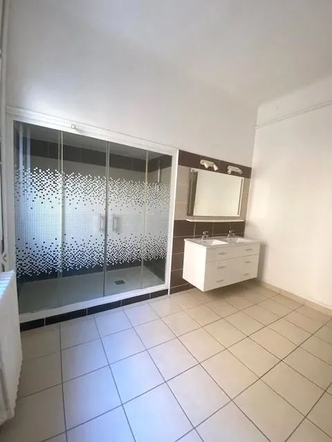 Appartement T4 lumineux avec balcon à vendre à Perpignan 