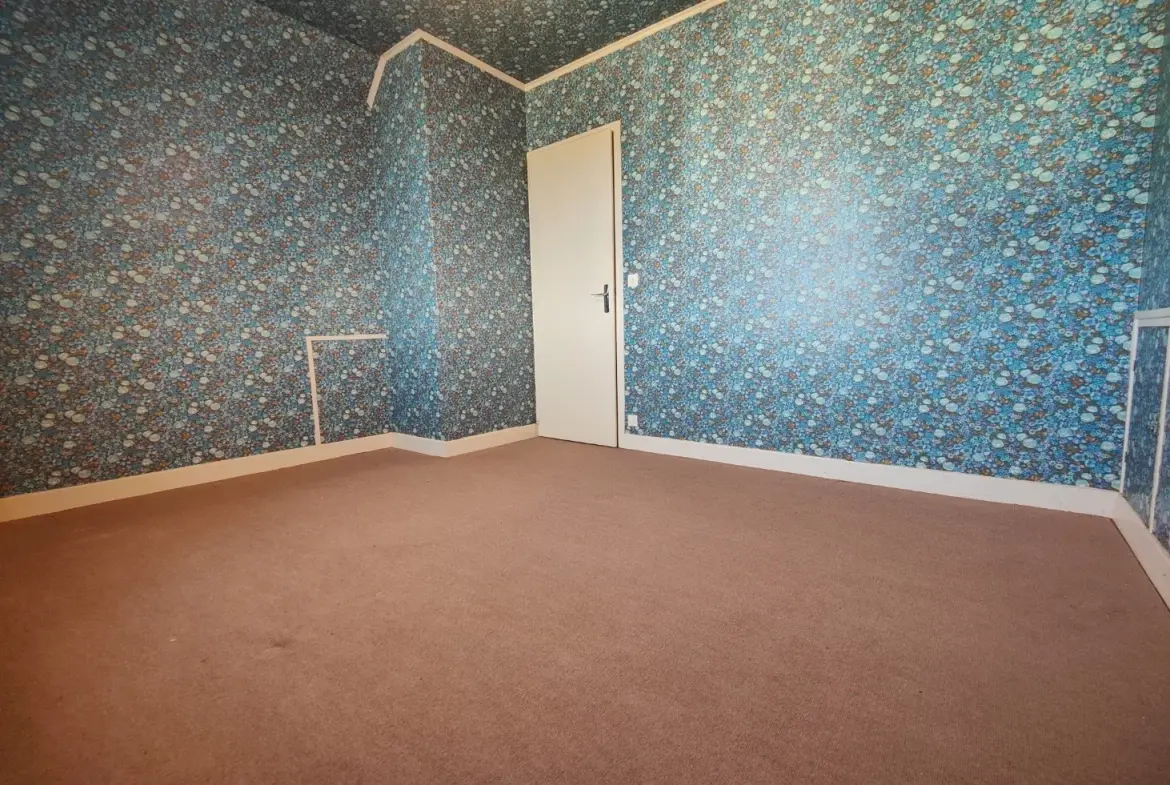Maison familiale à Charmoy avec grand potentiel et garage - 4 chambres 