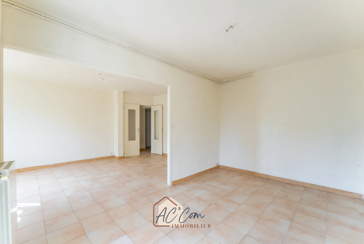 Appartement 4/5 pièces à Marseille - 81m² à rénover, calme et proche commodités 