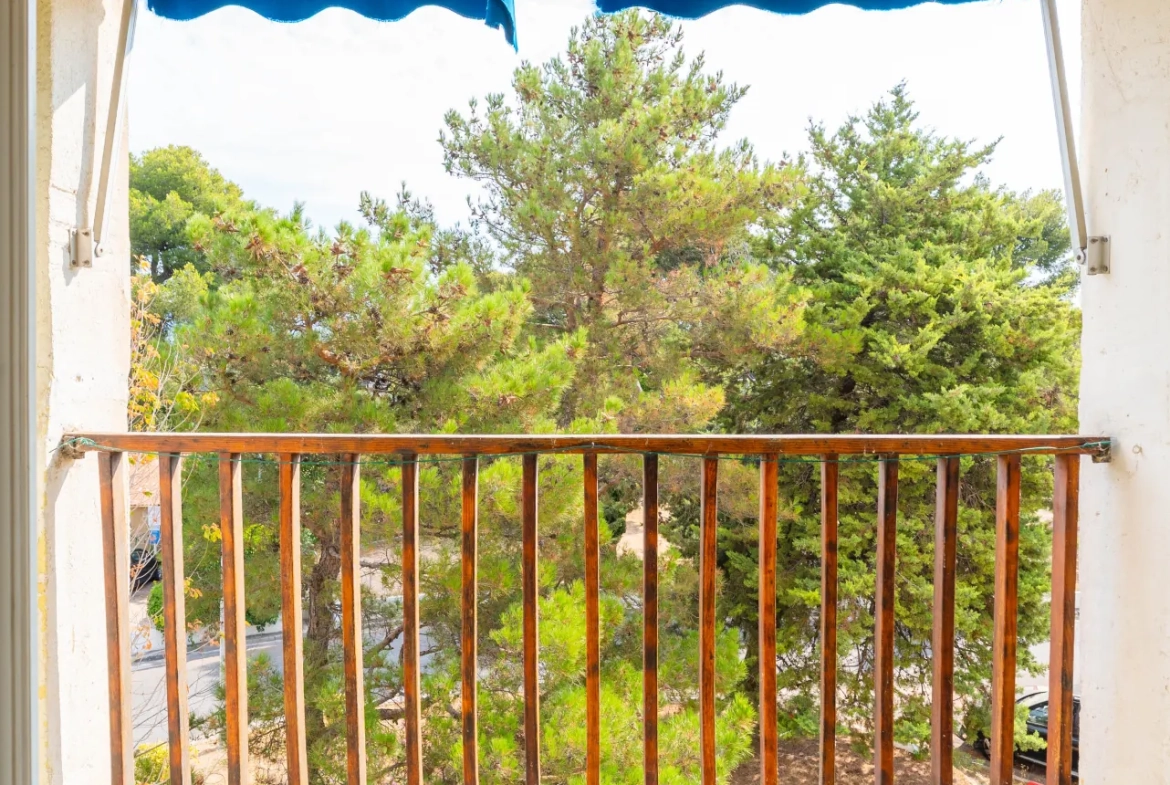 Appartement 4/5 pièces à Marseille - 81m² à rénover, calme et proche commodités 