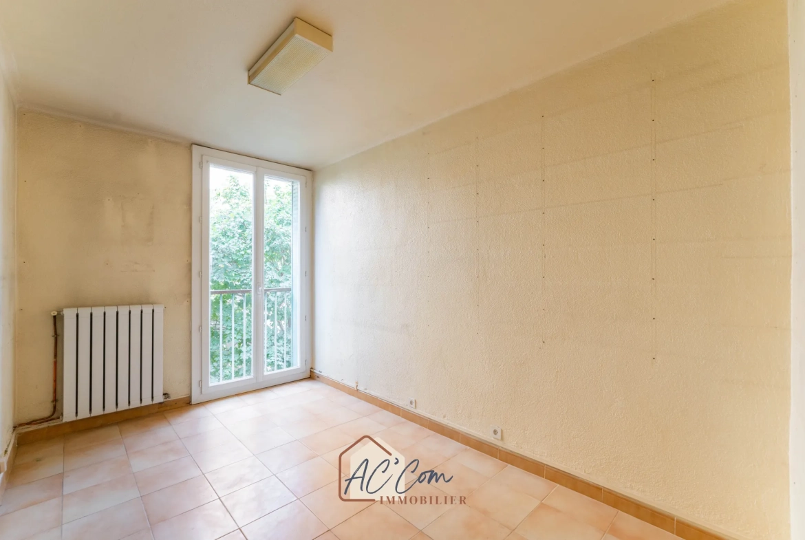 Appartement 4/5 pièces à Marseille - 81m² à rénover, calme et proche commodités 