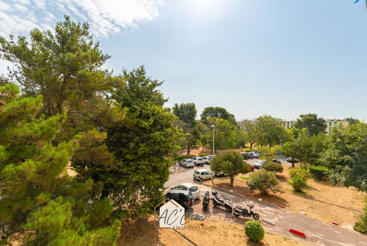 Appartement 4/5 pièces à Marseille - 81m² à rénover, calme et proche commodités 